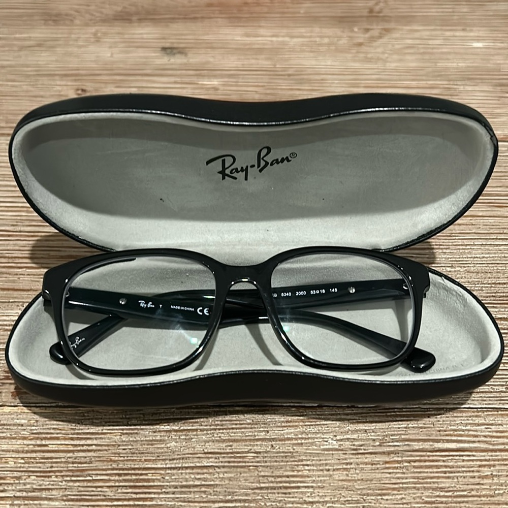 Ray-Ban Reader glasses with case